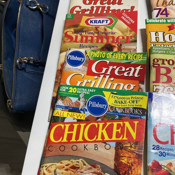 Assorted Recipe Book Collection - Picture 5 of 5